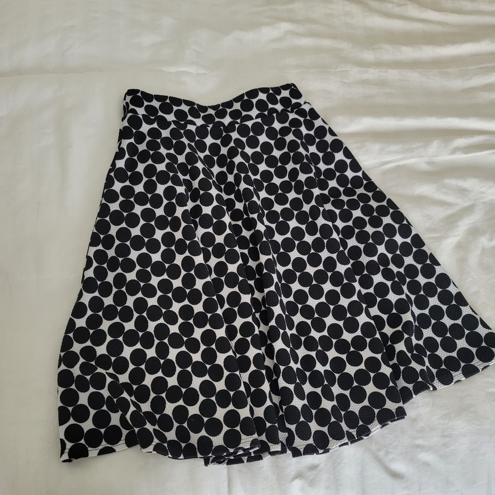Polka dot flowy skirt, M
